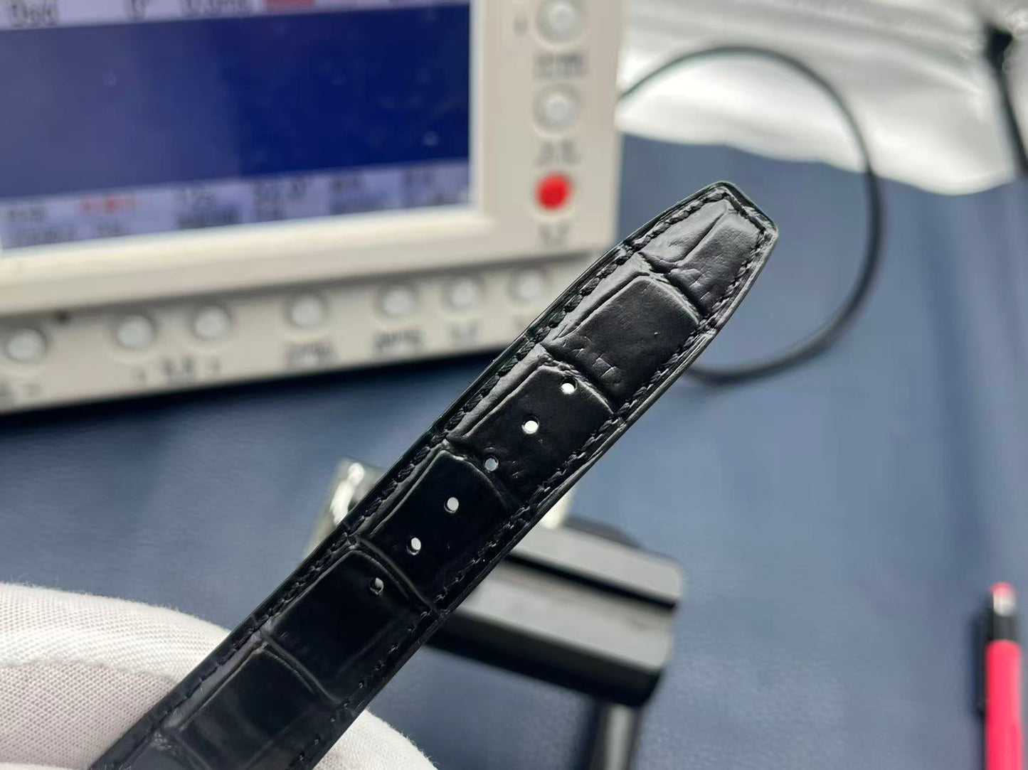 Black Yellow - Black Leather - Automatic -42mm