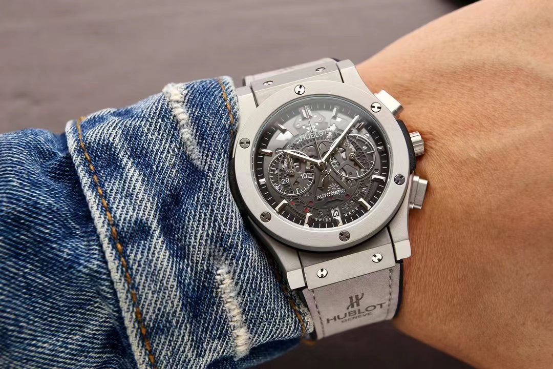 Silver - Hollow 904L Steel - Grey Rubber - Quartz - 44mm