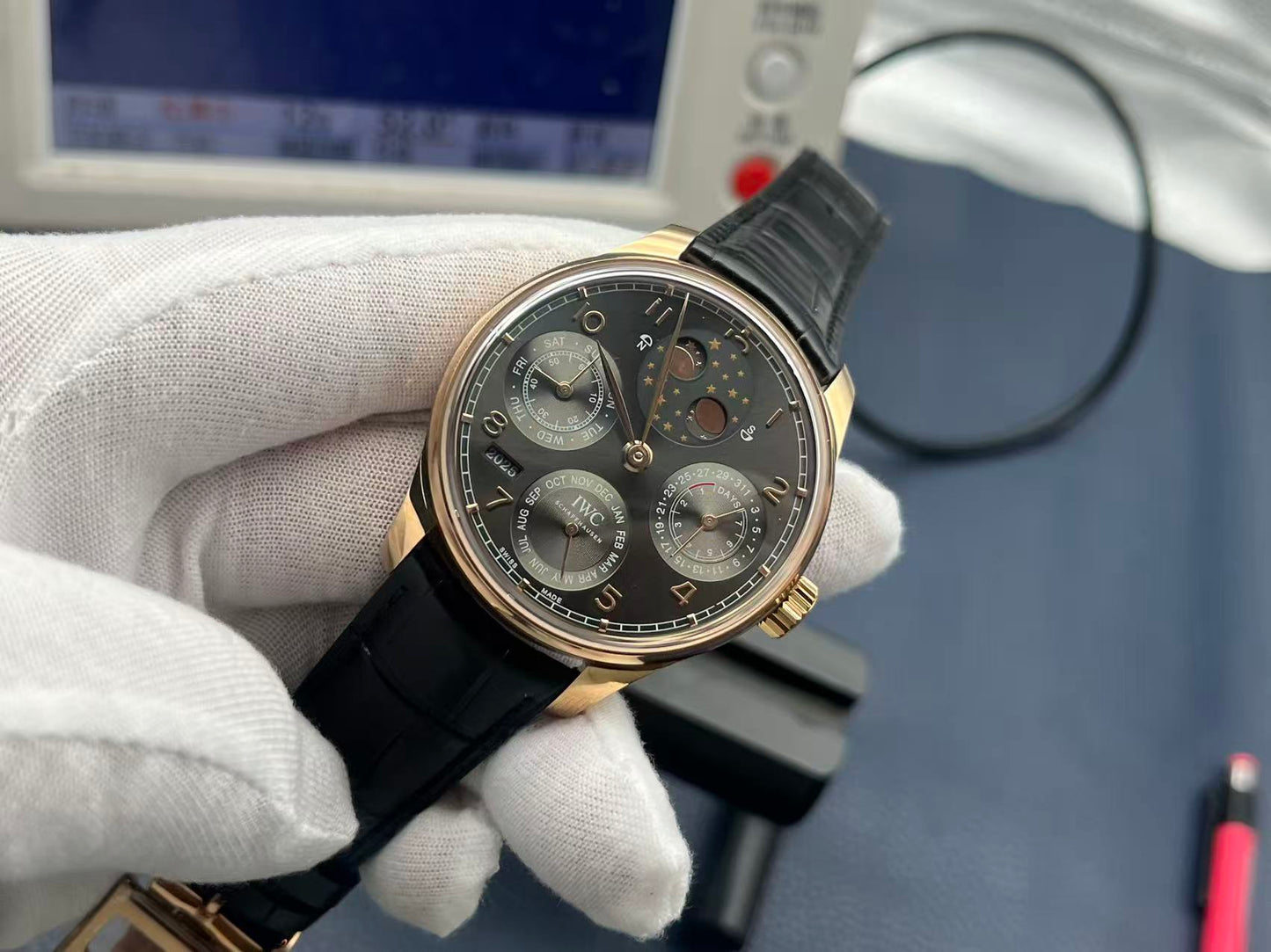 Black Yellow - Black Leather - Automatic -42mm