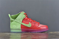 SB Dunk High Strawberry Cough