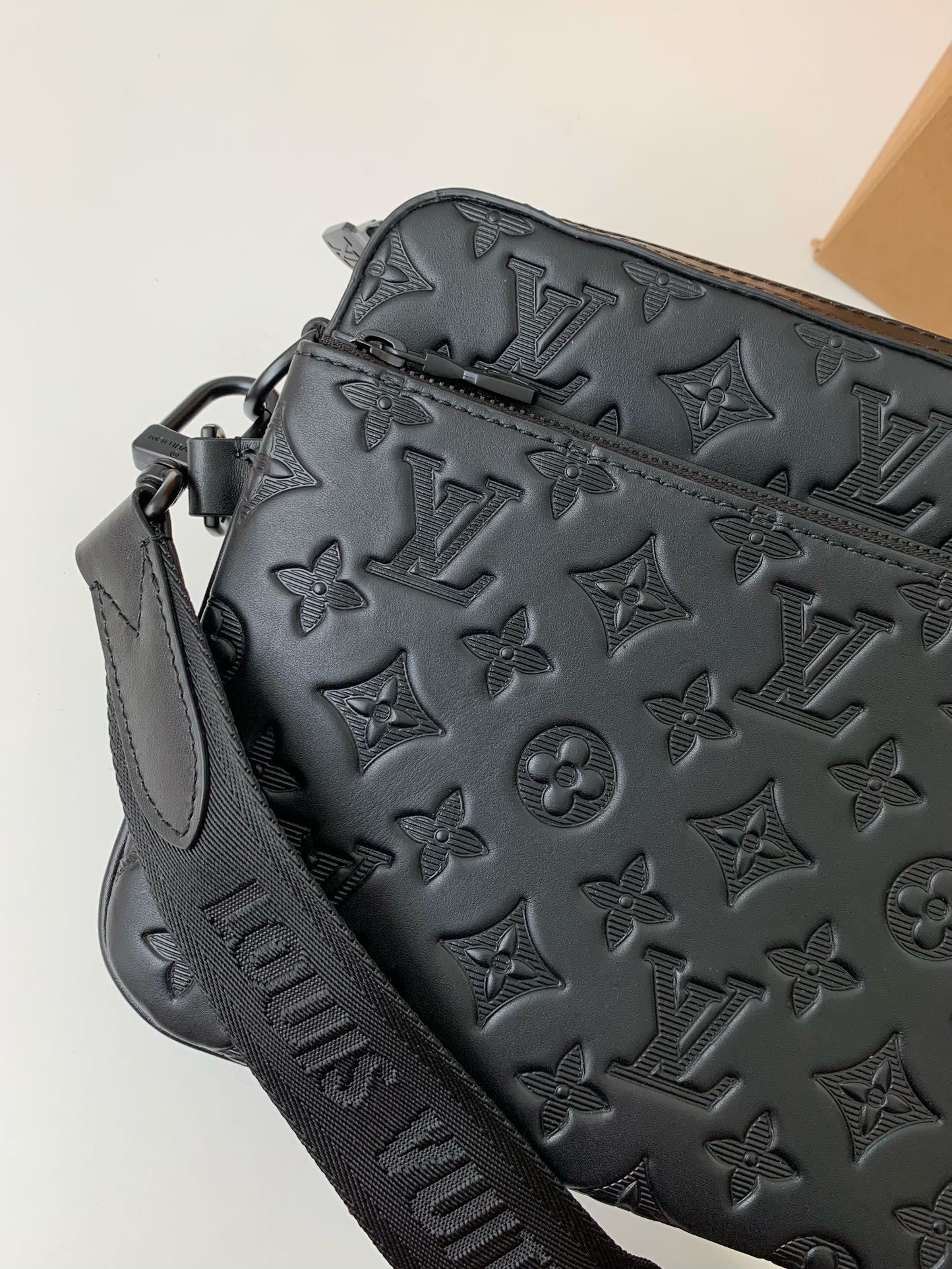 LV TRIO Bag M2