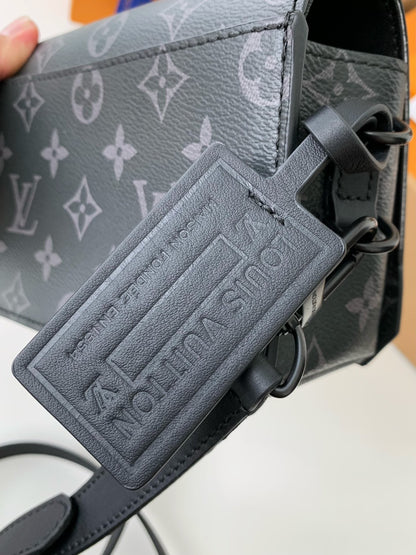 LV FLAP Bag M2