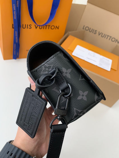 LV FLAP Bag M2