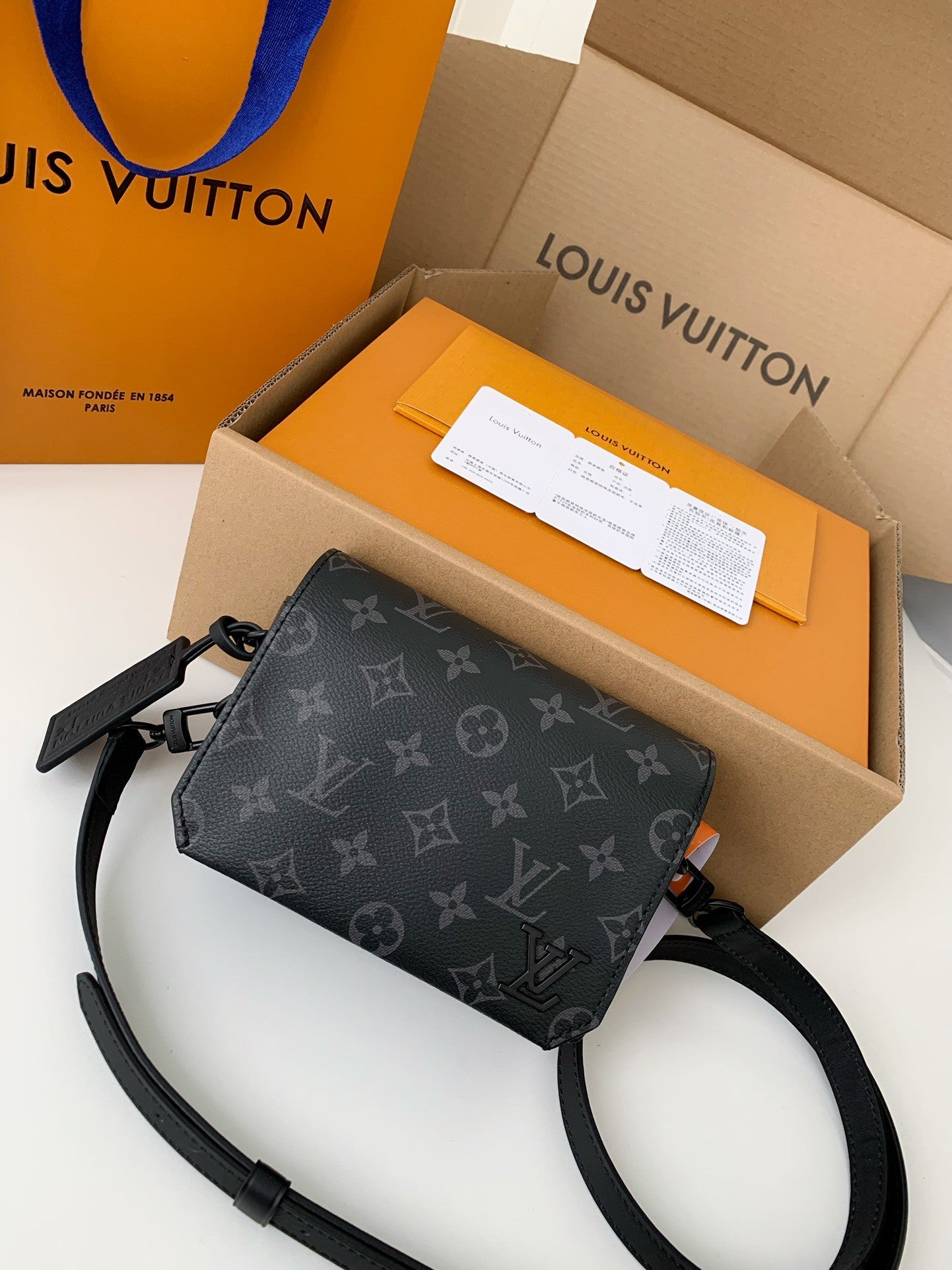 LV FLAP Bag M2