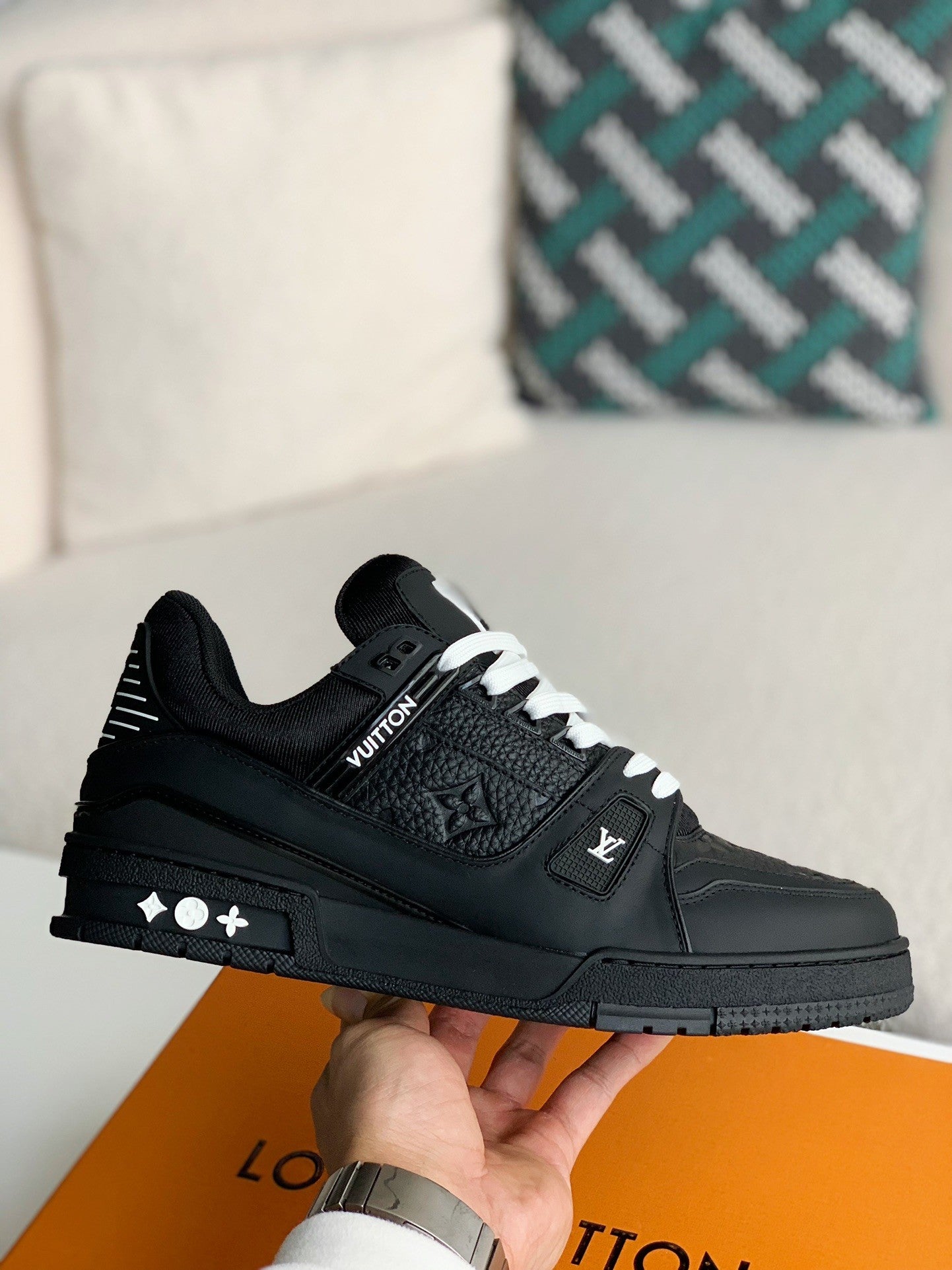 LV TRAINER Sneakers
