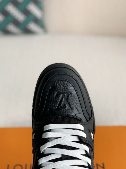 LV TRAINER Sneakers