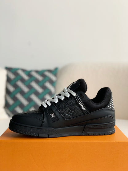 LV TRAINER Sneakers