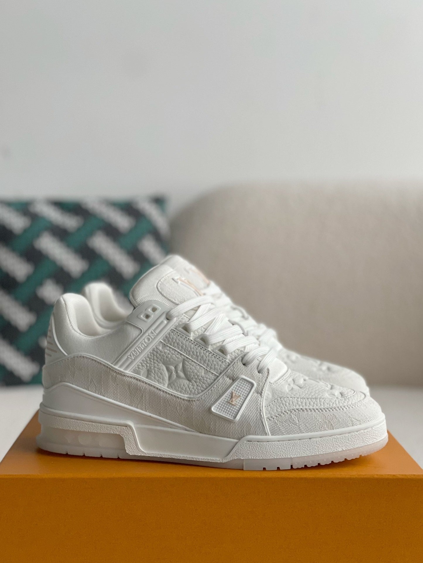 LV TRAINER 1A8FN8 Sneakers