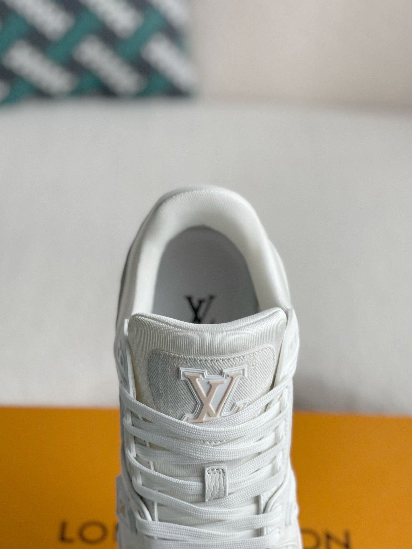LV TRAINER 1A8FN8 Sneakers