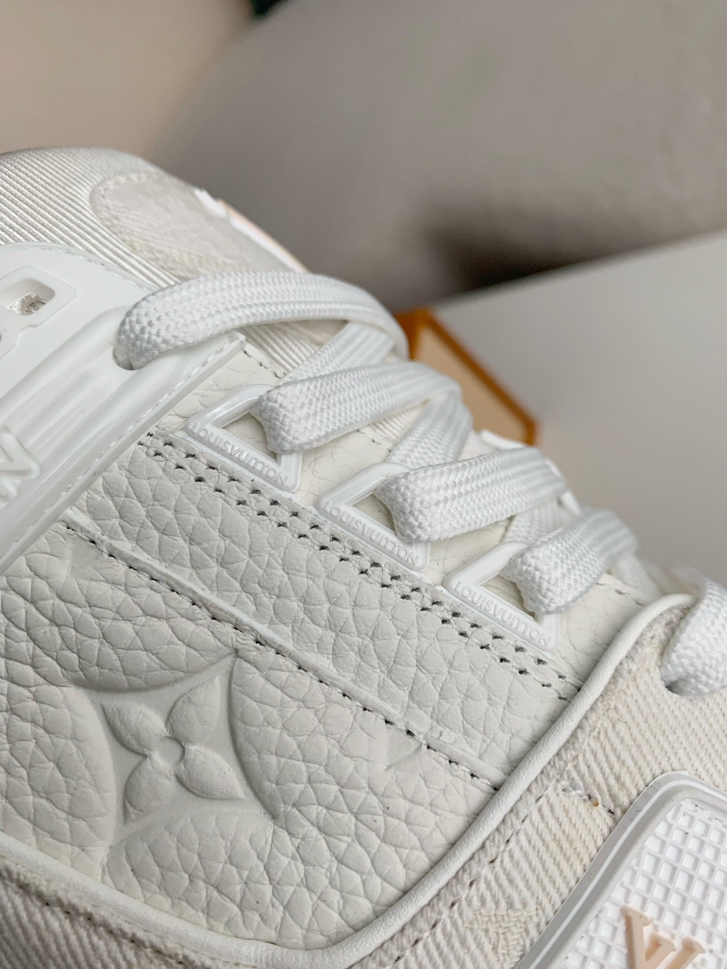 LV TRAINER 1A8FN8 Sneakers