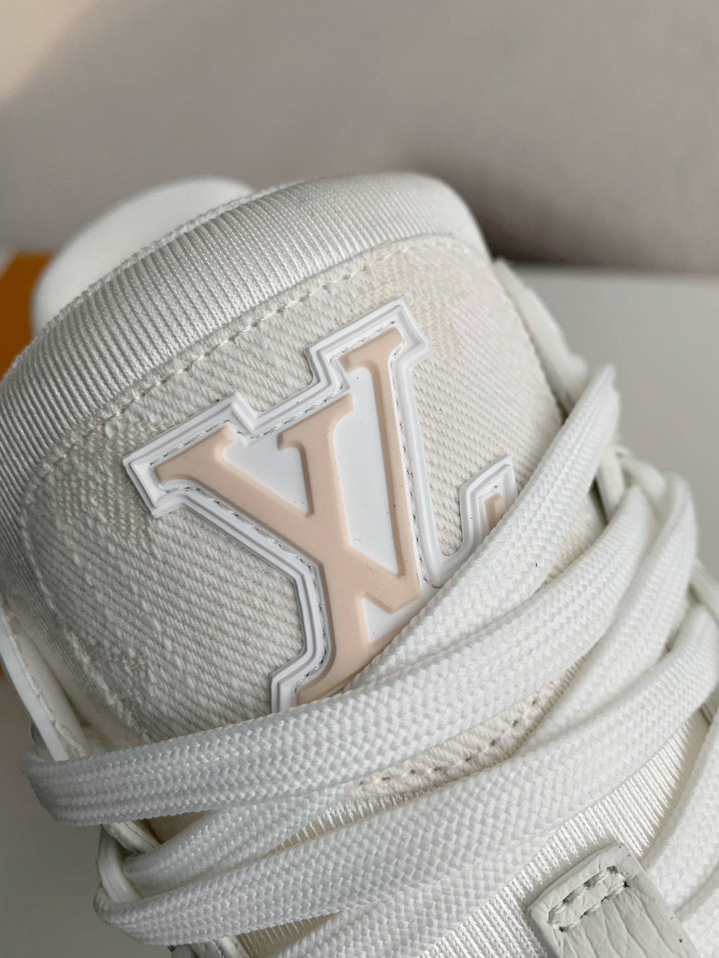 LV TRAINER 1A8FN8 Sneakers