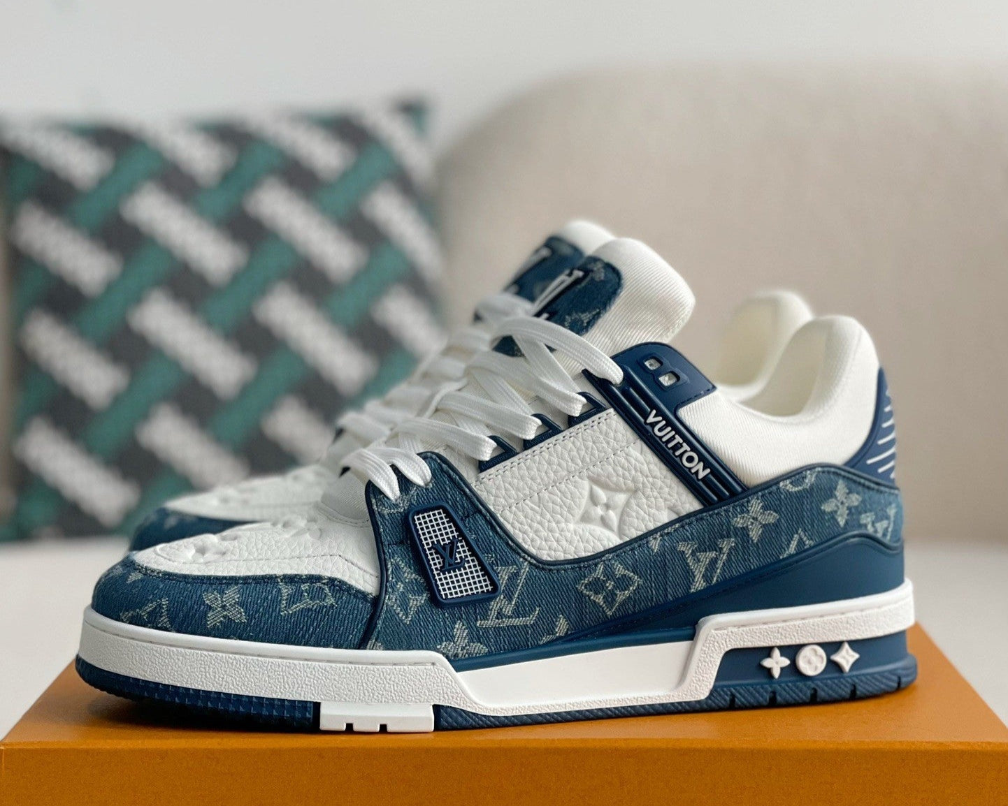 LV TRAINER 1A8FN8 Sneakers