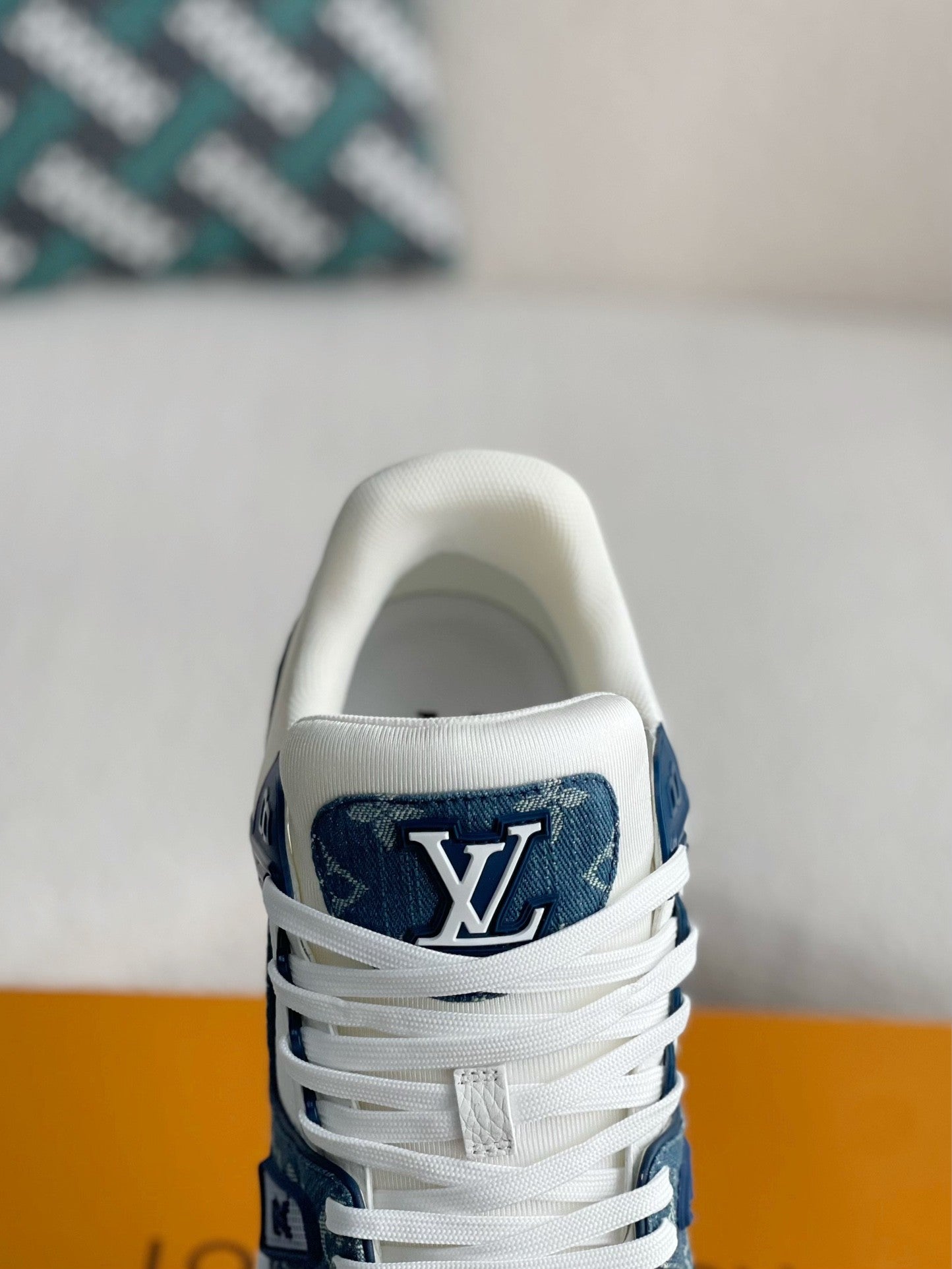 LV TRAINER 1A8FN8 Sneakers