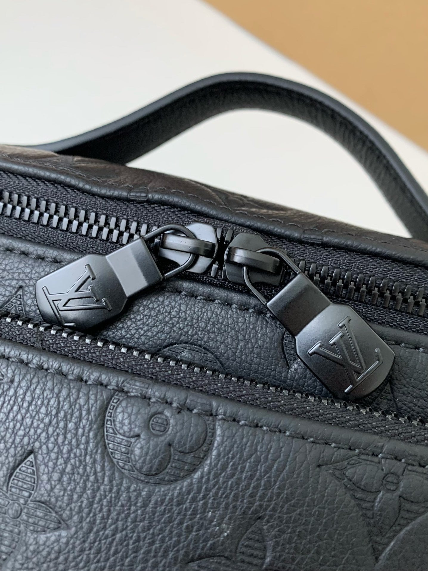 LV RUSH waist bag M47