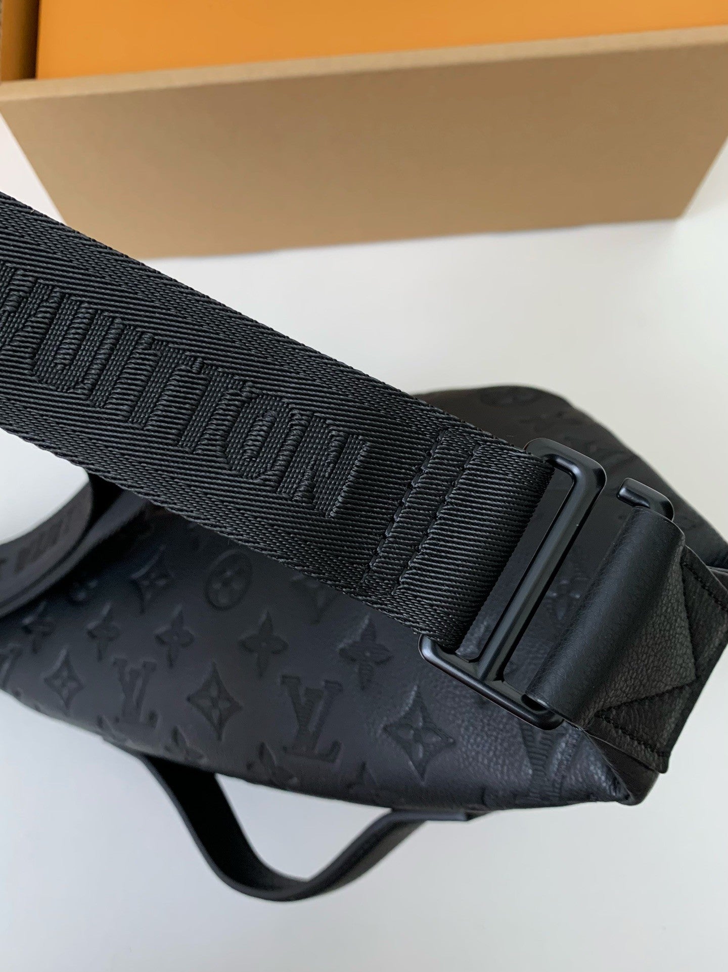 LV RUSH waist bag M47