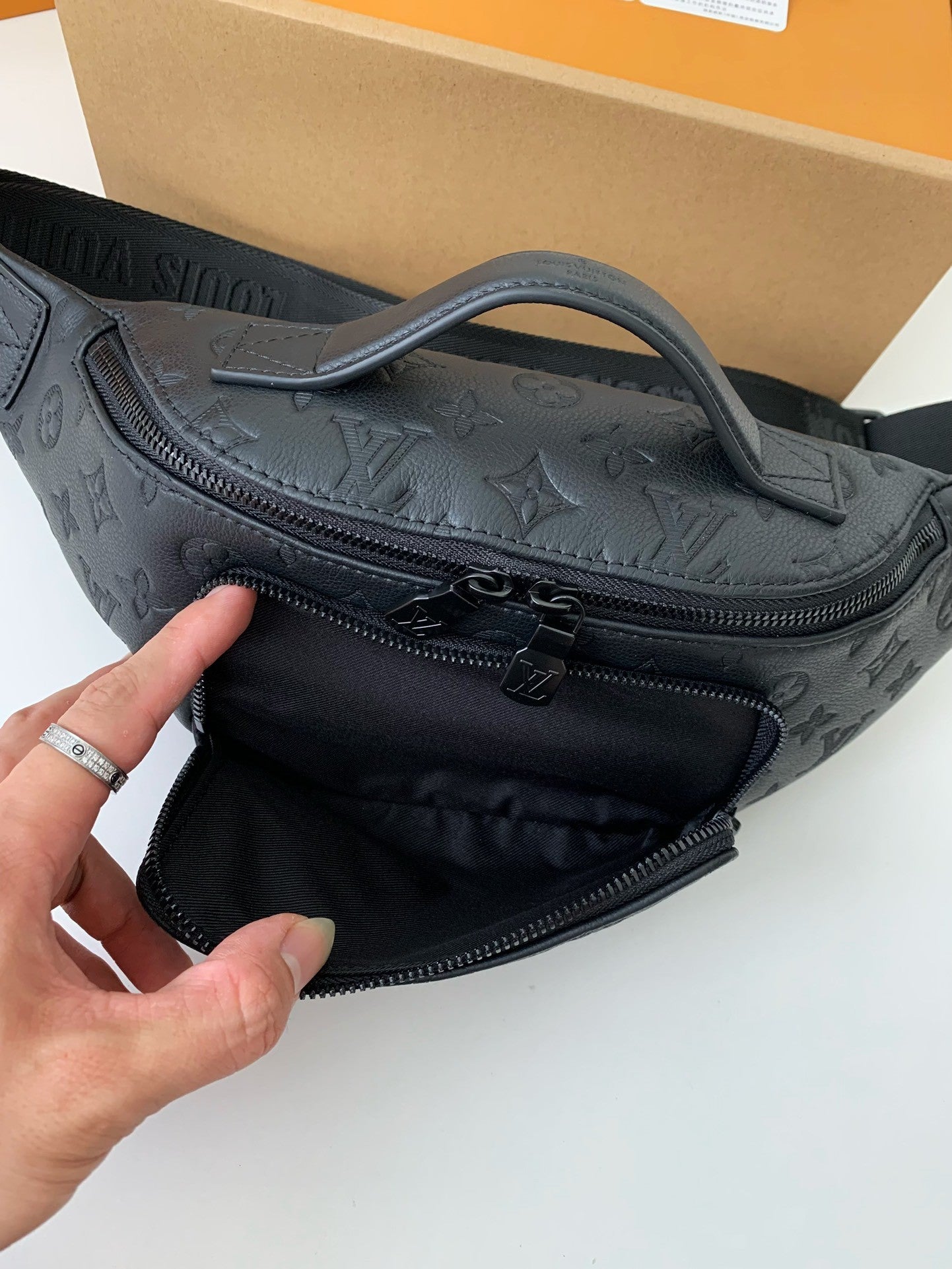 LV RUSH waist bag M47