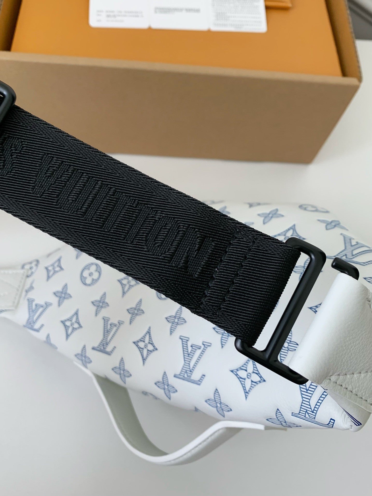 LV RUSH waist bag M25