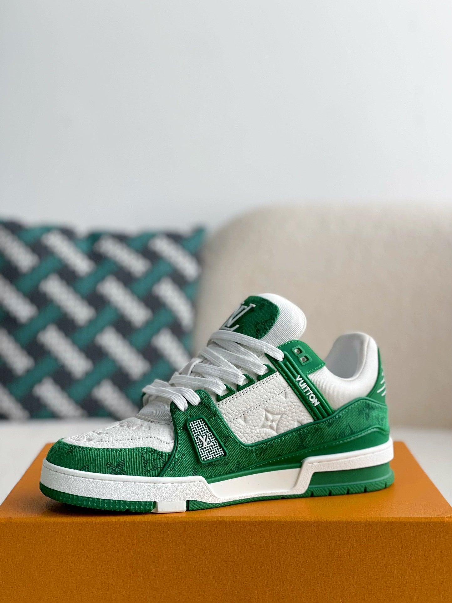 LV TRAINER 1A8FN8 Sneakers