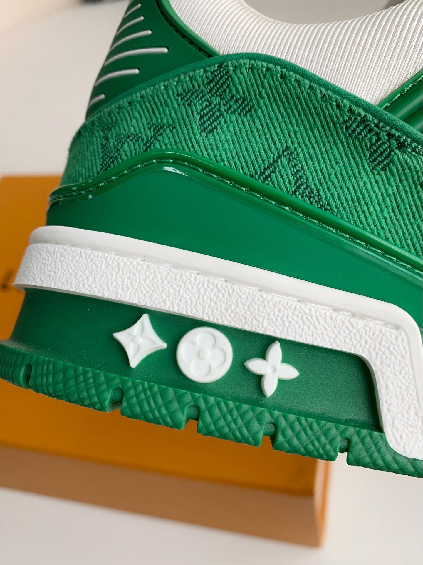 LV TRAINER 1A8FN8 Sneakers