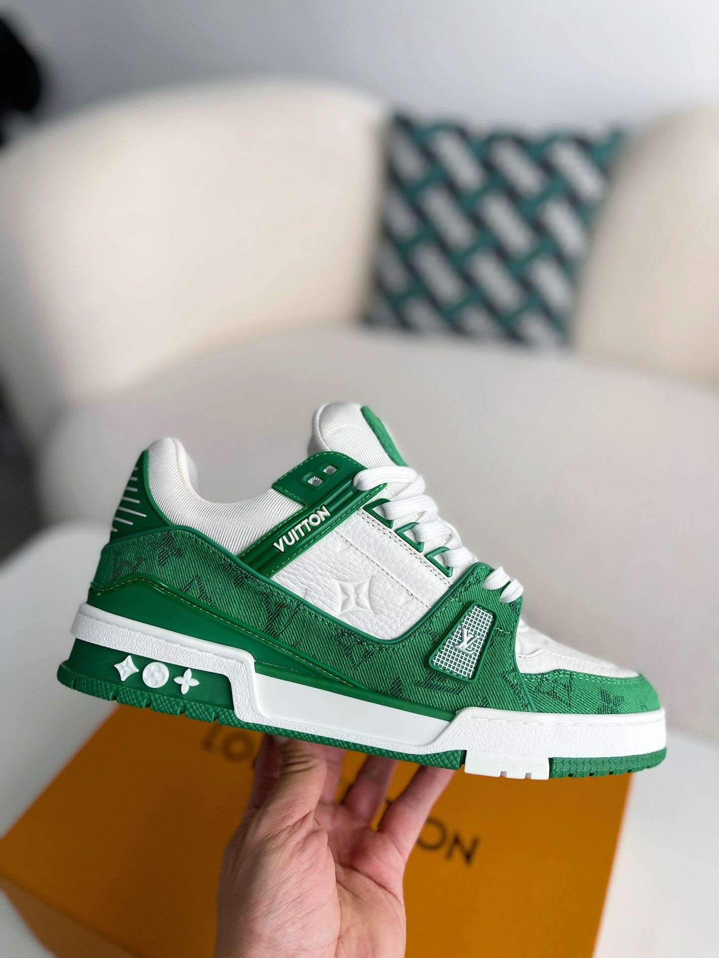 LV TRAINER 1A8FN8 Sneakers