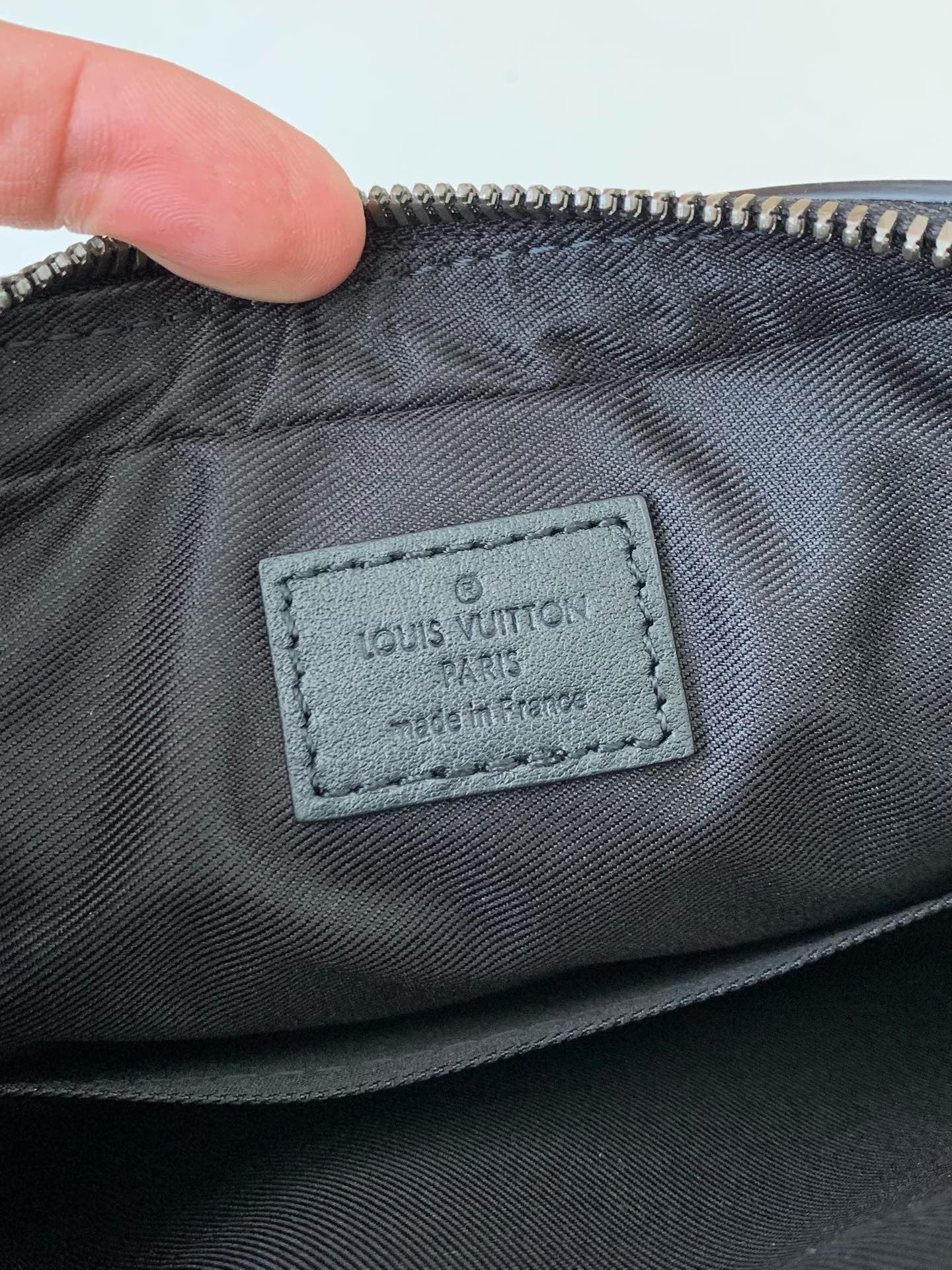 LV Trio Men’s Bag M6