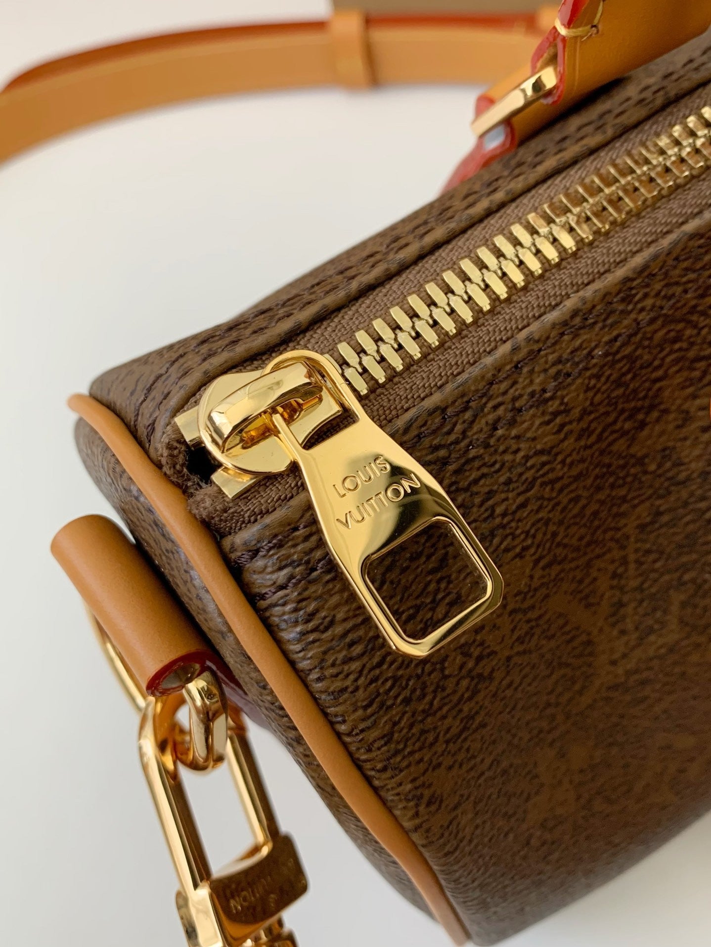 LV Keepall Bandouli ère 25 handbag