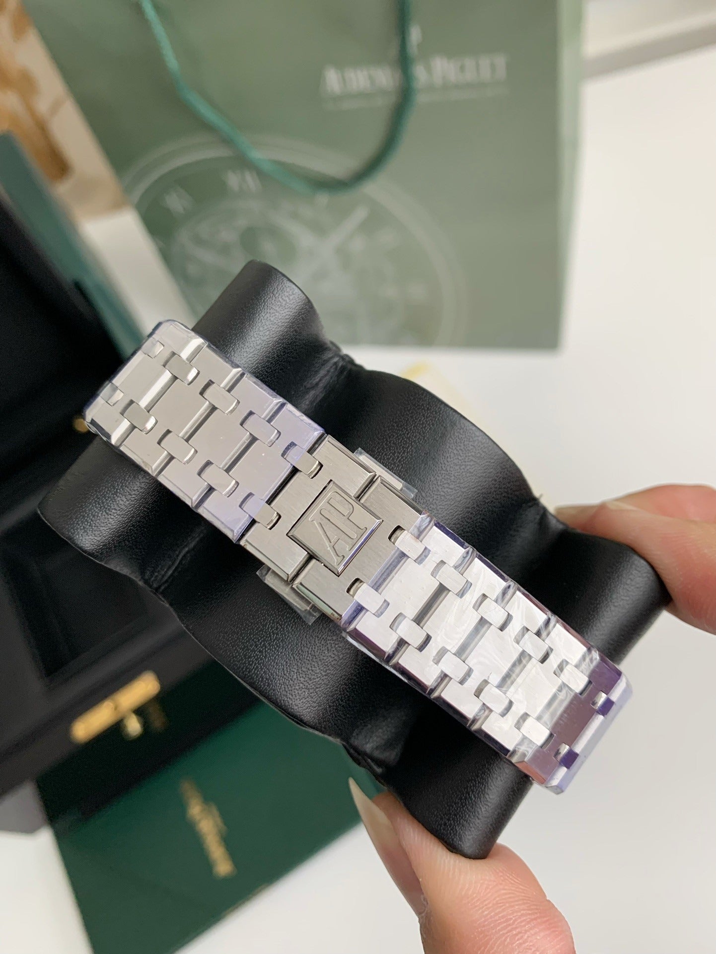 Audemars Piguet Royal Oak 15500 Series 41mm