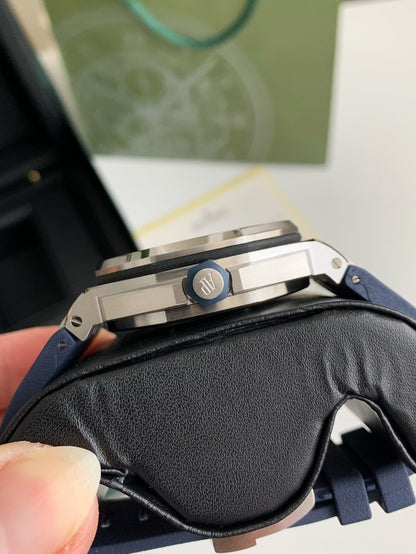 Audemars Piguet Royal Oak Offshore series mechanical  V 8 version, Color series