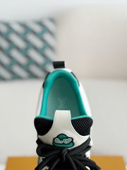 LV RUNNER TATIC sneakers