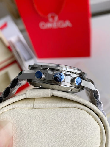 Omega Snoopy Award 42mm