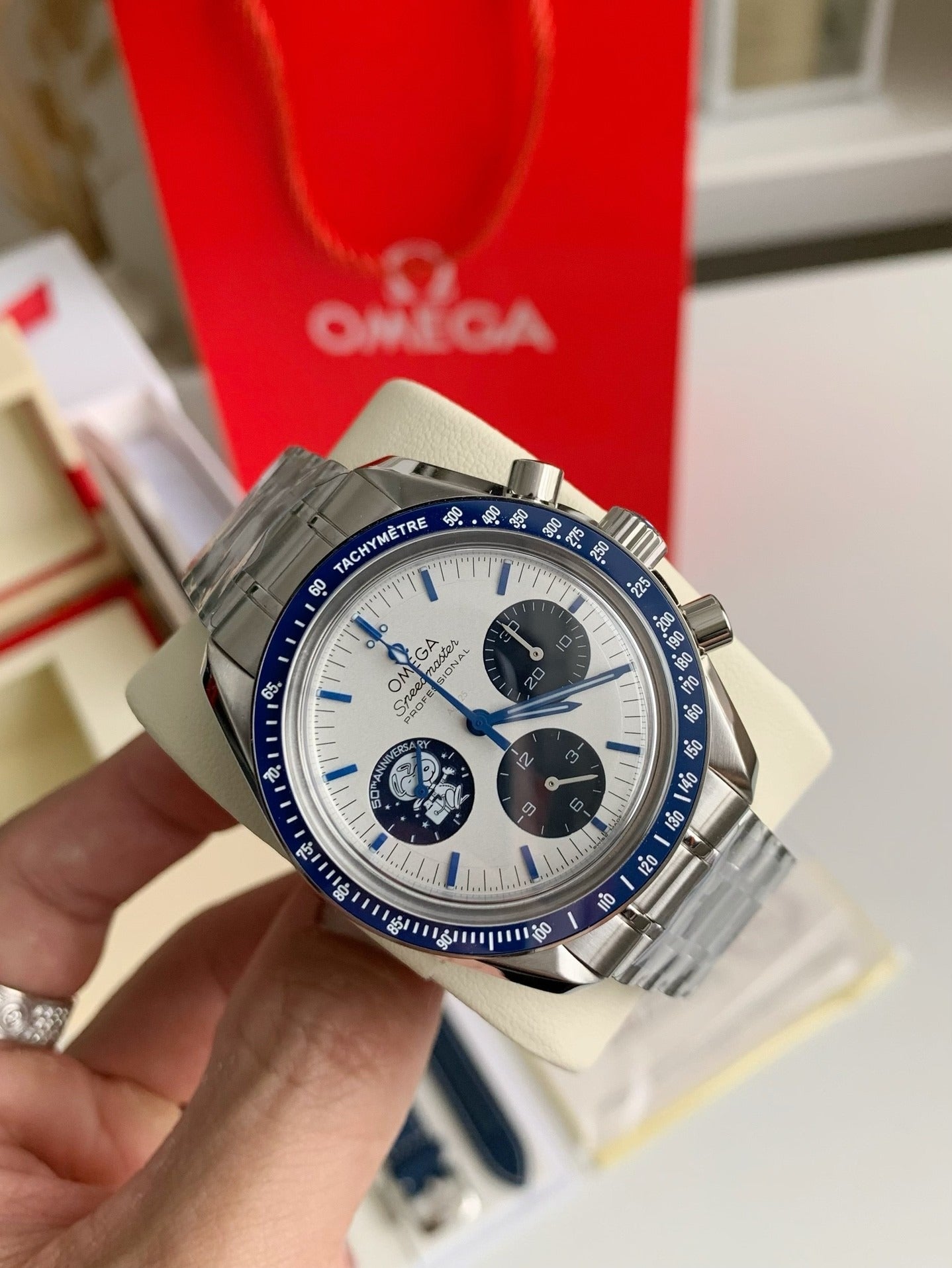 Omega Snoopy Award 42mm
