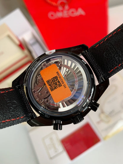Omega Speedmaster Series Dark Side of the Moon，44.25mm