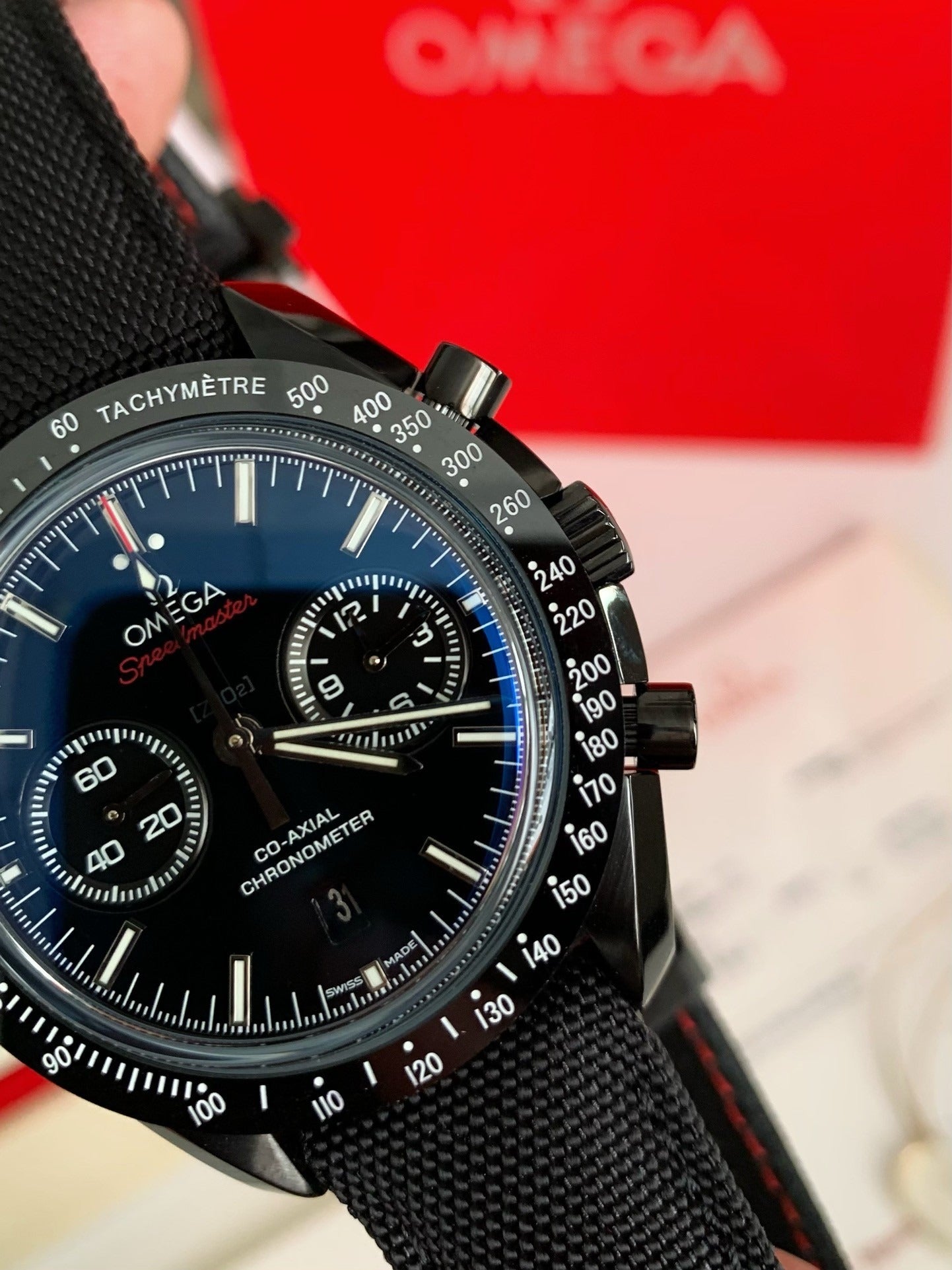 Omega Speedmaster Series Dark Side of the Moon，44.25mm