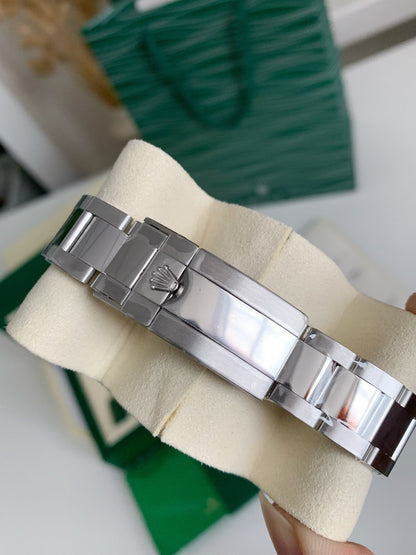 Rolx Trithong had his own Cal.4130