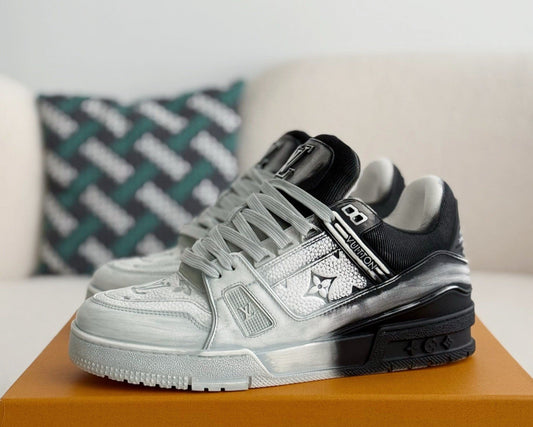 LV TRAINER Sneakers