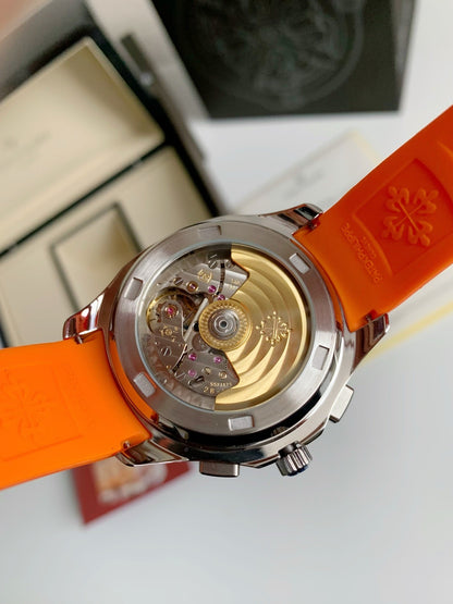 PATEK PHILIPPE AQUANAUT Series 120-meter waterproof wristwatch，42.2mm