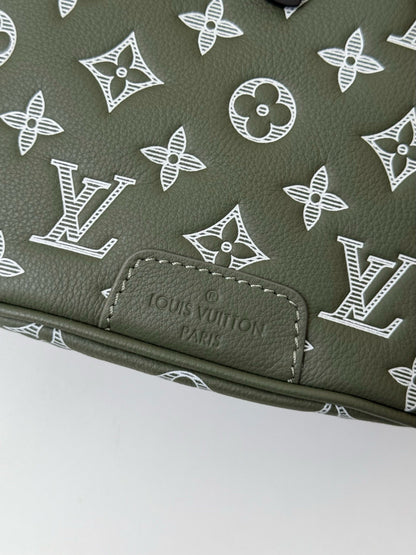 LV DISCOVERY FULL LEATHER CHEST BAG