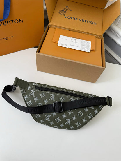 LV DISCOVERY FULL LEATHER CHEST BAG