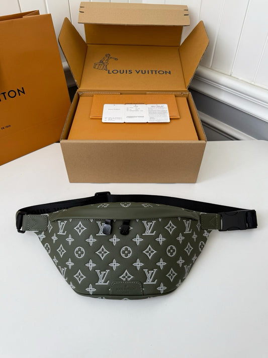 LV DISCOVERY FULL LEATHER CHEST BAG