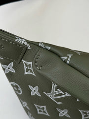 LV DISCOVERY FULL LEATHER CHEST BAG