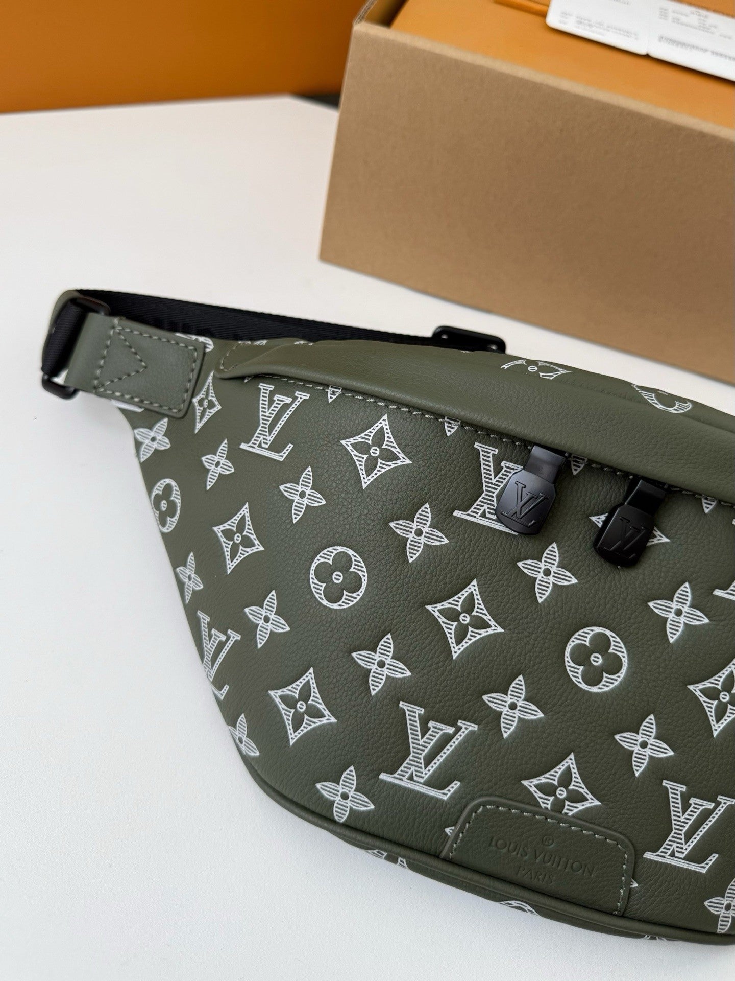 LV DISCOVERY FULL LEATHER CHEST BAG