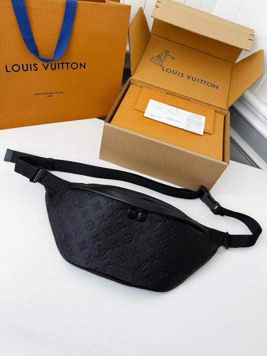 LV DISCOVERY FULL LEATHER CHEST BAG M44