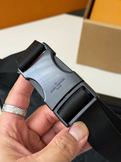 LV DISCOVERY FULL LEATHER CHEST BAG M44