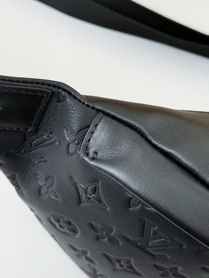 LV DISCOVERY FULL LEATHER CHEST BAG M44