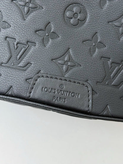 LV DISCOVERY FULL LEATHER CHEST BAG M44