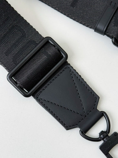 LV FASTLINE Full Leather Postman's Bag M22