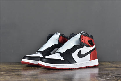 Jordan 1 Retro High 'Satin Black Toe