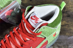 SB Dunk High Strawberry Cough