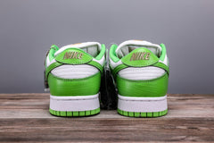 SB Dunk Low 'SUPREME' Mean Green