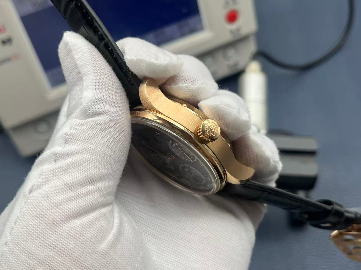 Black Yellow - Black Leather - Automatic -42mm